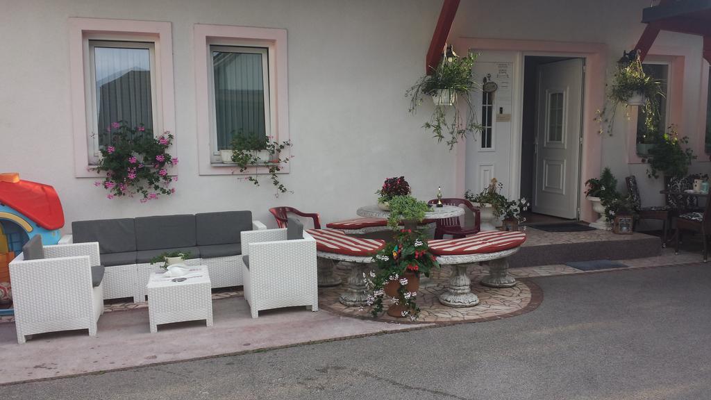 Mama'S House Pansiyon Cerklje na Gorenjskem Dış mekan fotoğraf